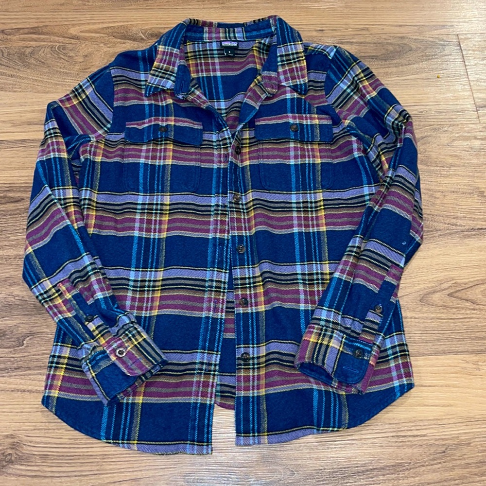 Women’s flannel outerwear jacket/top